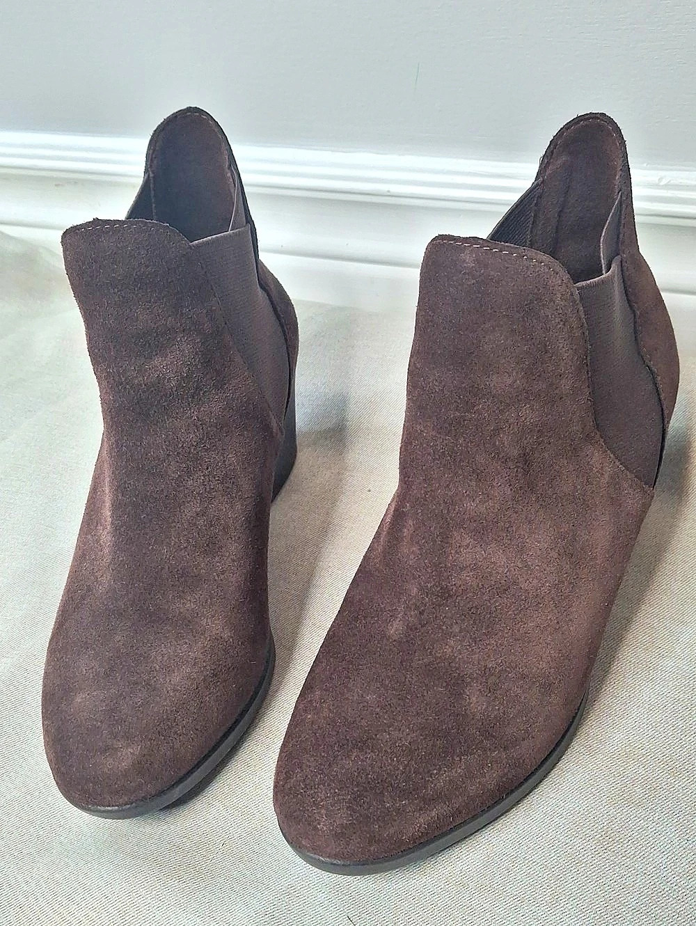 Crocs Leigh Wedge Chelsea Boot Brown US 6.5